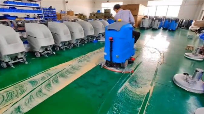 郑州2023年还在用人工的物业保洁不妨试试洗地机吧